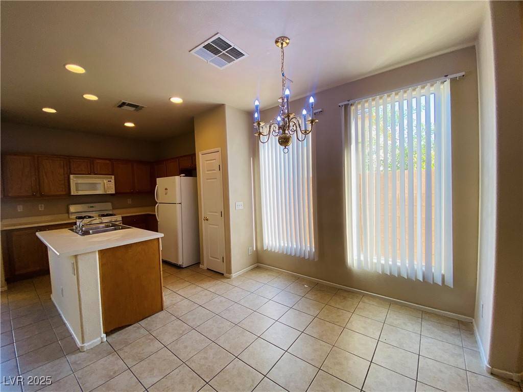 Las Vegas, NV 89147,3646 Surfboard CT