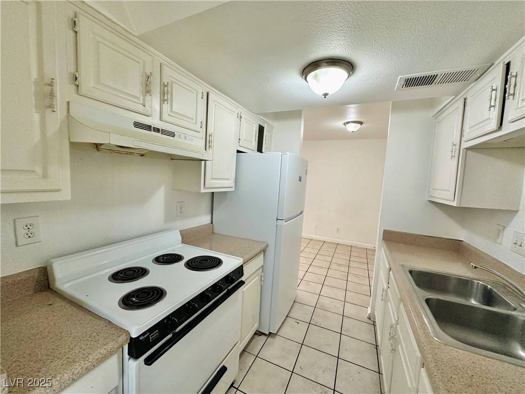 Las Vegas, NV 89103,3616 KOLENDO CT #A