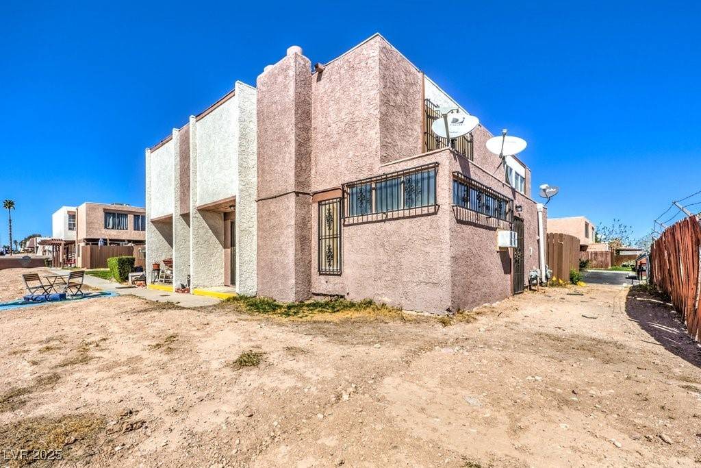 Las Vegas, NV 89120,3683 Villa Knolls East DR