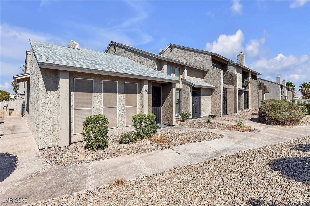 Henderson, NV 89011,596 Sellers PL