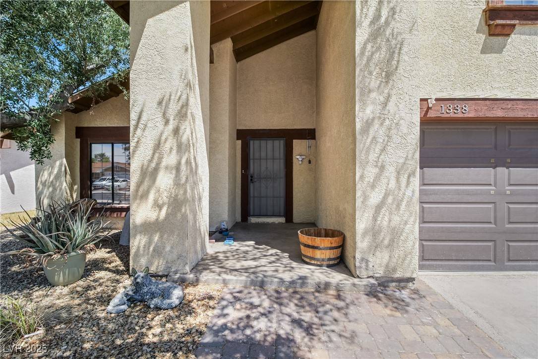 Las Vegas, NV 89142,1338 Labrador DR