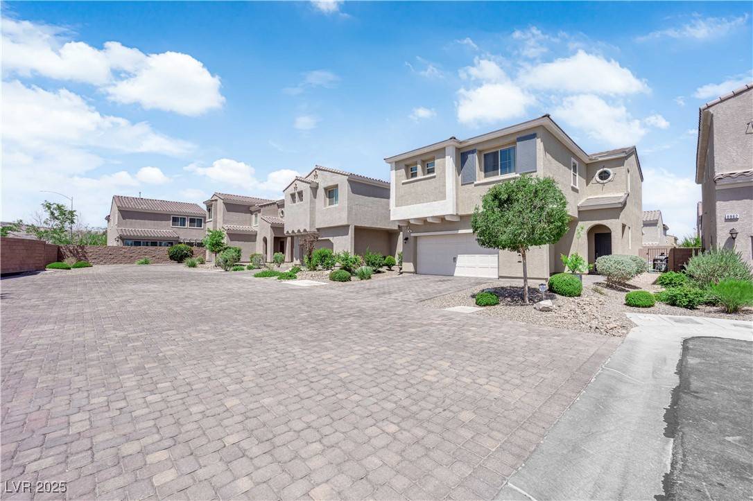 Las Vegas, NV 89148,8970 Drew Valley CT