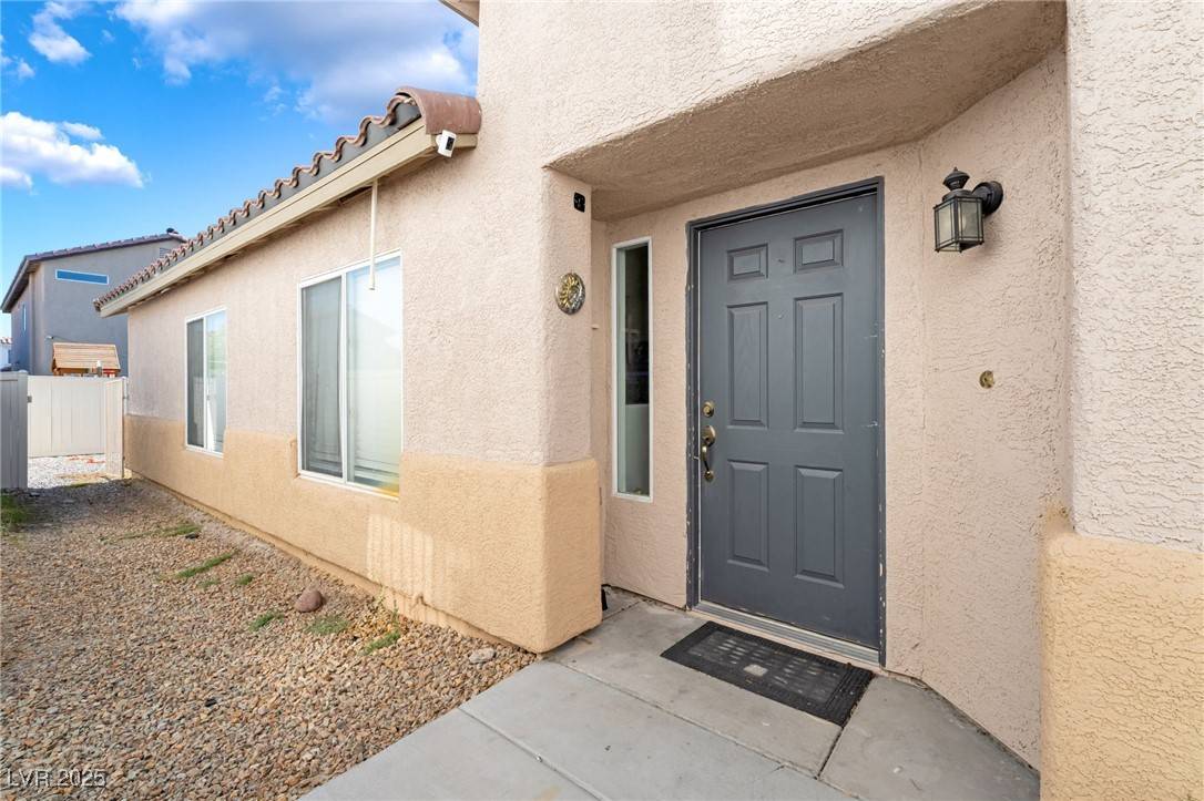 Las Vegas, NV 89142,5857 Rainbow Bridge DR