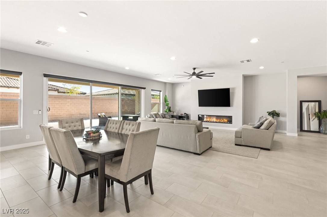 Las Vegas, NV 89143,8575 Nicholas James AVE