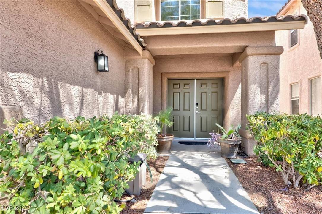 Las Vegas, NV 89144,1016 Royal Plum LN