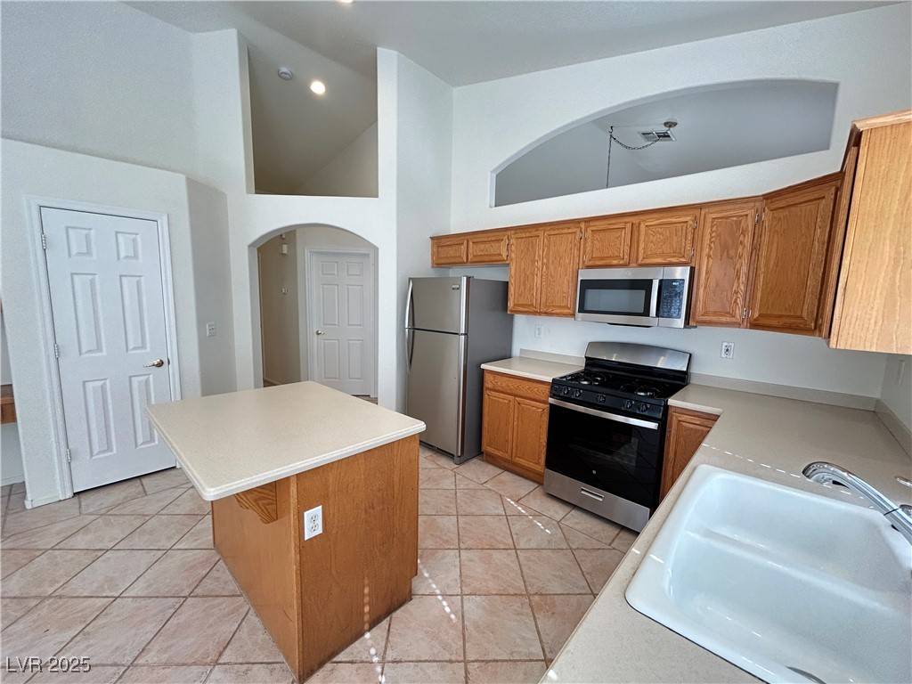 Las Vegas, NV 89117,9757 Derbyhill CIR