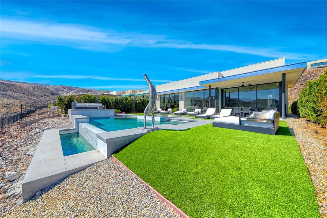 Henderson, NV 89012,672 Blackrock Rim DR