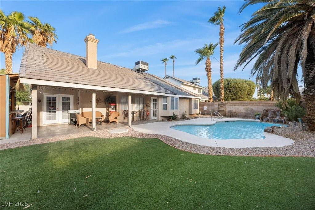 Henderson, NV 89014,323 Vallarte DR
