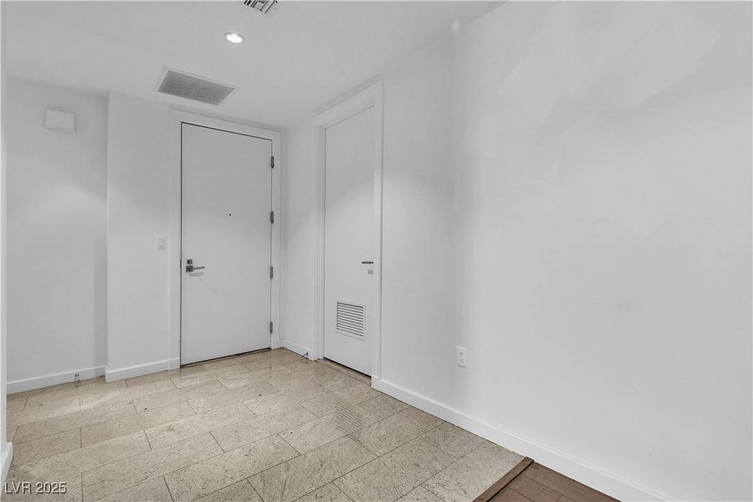 Las Vegas, NV 89103,4471 Dean Martin DR #2610