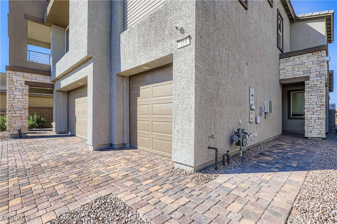 Henderson, NV 89015,314 Robson Ridge LN