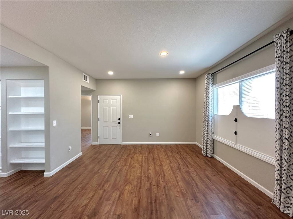 Las Vegas, NV 89148,9580 W Reno AVE #127