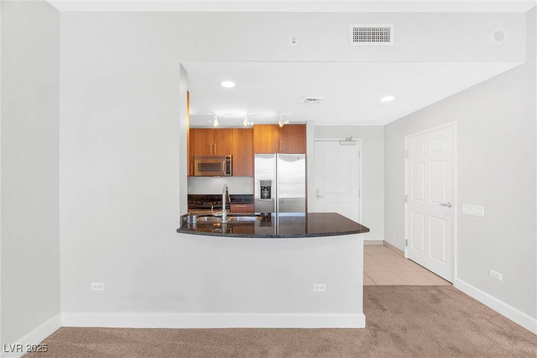 Las Vegas, NV 89102,200 W Sahara AVE #206