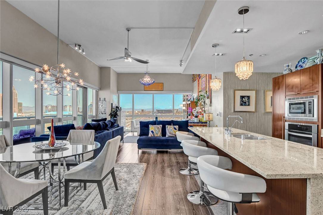 Las Vegas, NV 89103,4471 Dean Martin DR #1609