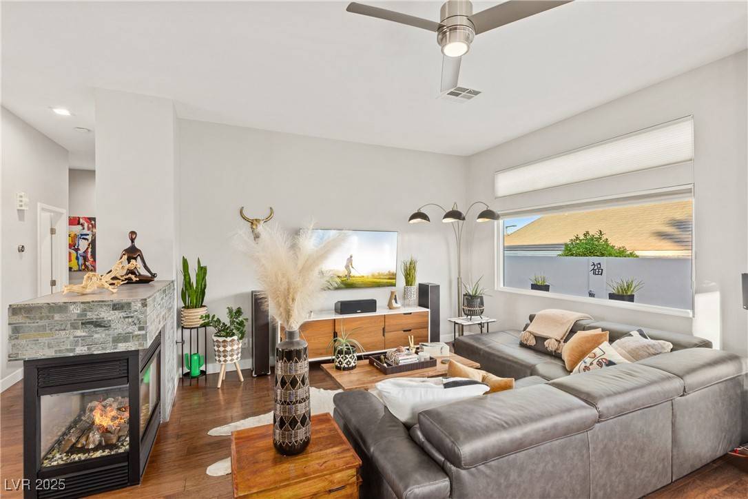Las Vegas, NV 89144,10313 New Frontier LN