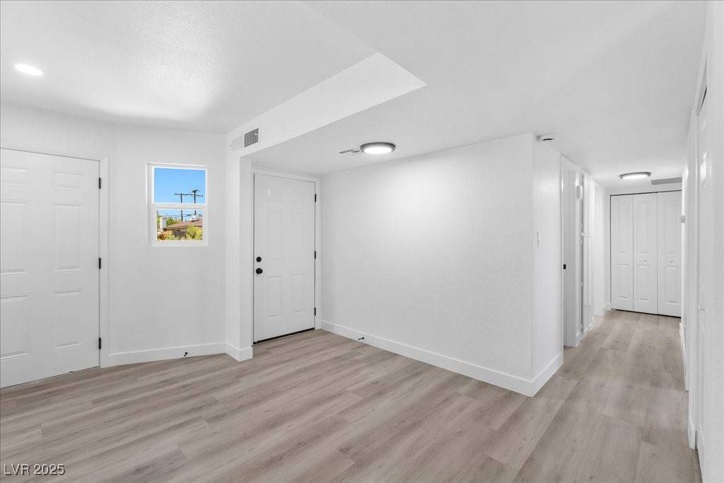 Las Vegas, NV 89108,2132 Jeanne DR