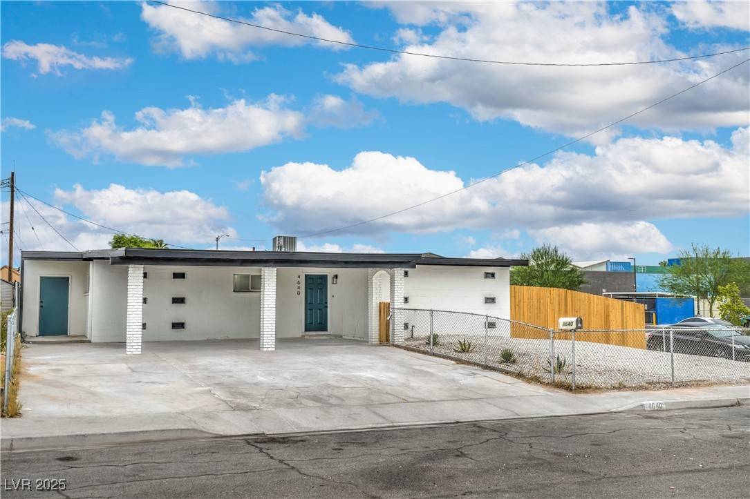 Las Vegas, NV 89121,4640 Eleanor CIR
