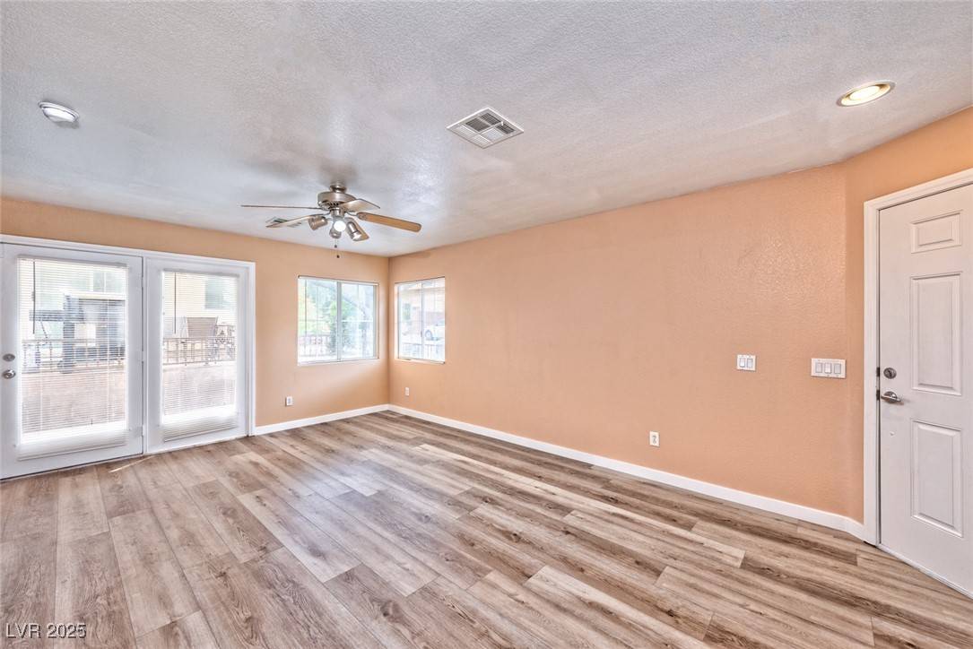 Las Vegas, NV 89129,10439 Zen CT