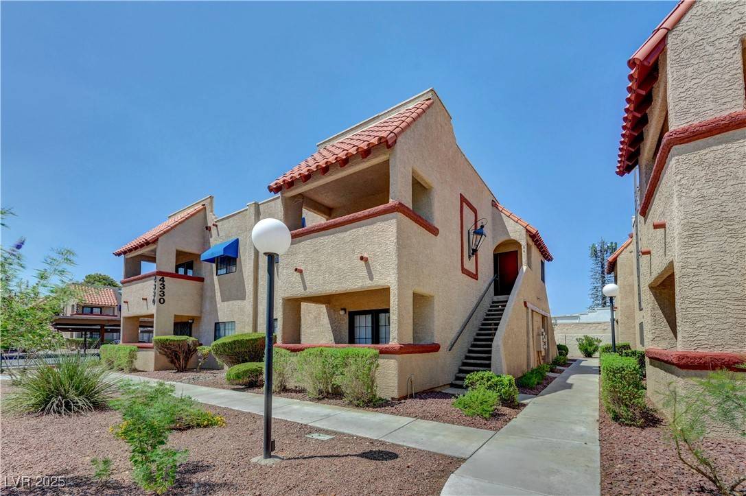 Las Vegas, NV 89103,4330 Sanderling CIR #86