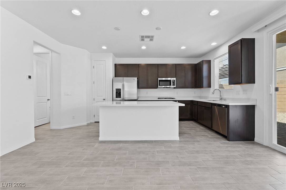 North Las Vegas, NV 89084,966 Ferodale AVE