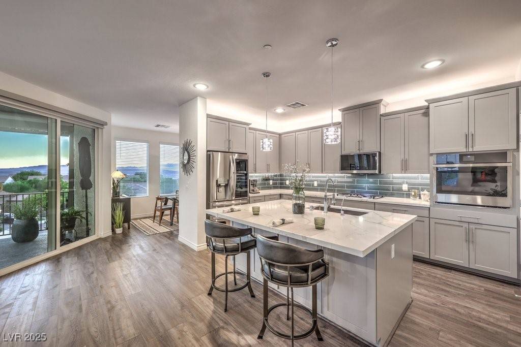 Henderson, NV 89052,2555 Hampton RD #10304
