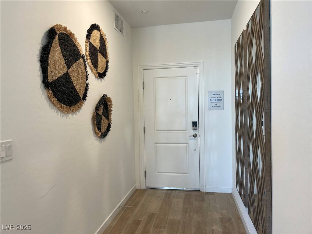 Henderson, NV 89052,2555 Hampton RD #4202