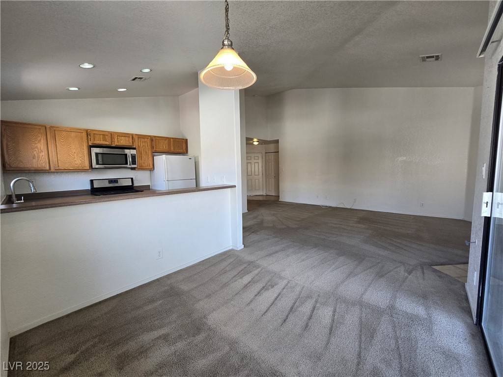 Las Vegas, NV 89118,5030 S Rainbow BLVD #202