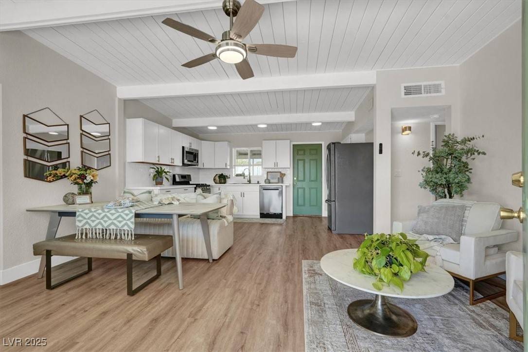 Las Vegas, NV 89107,417 Princeton ST