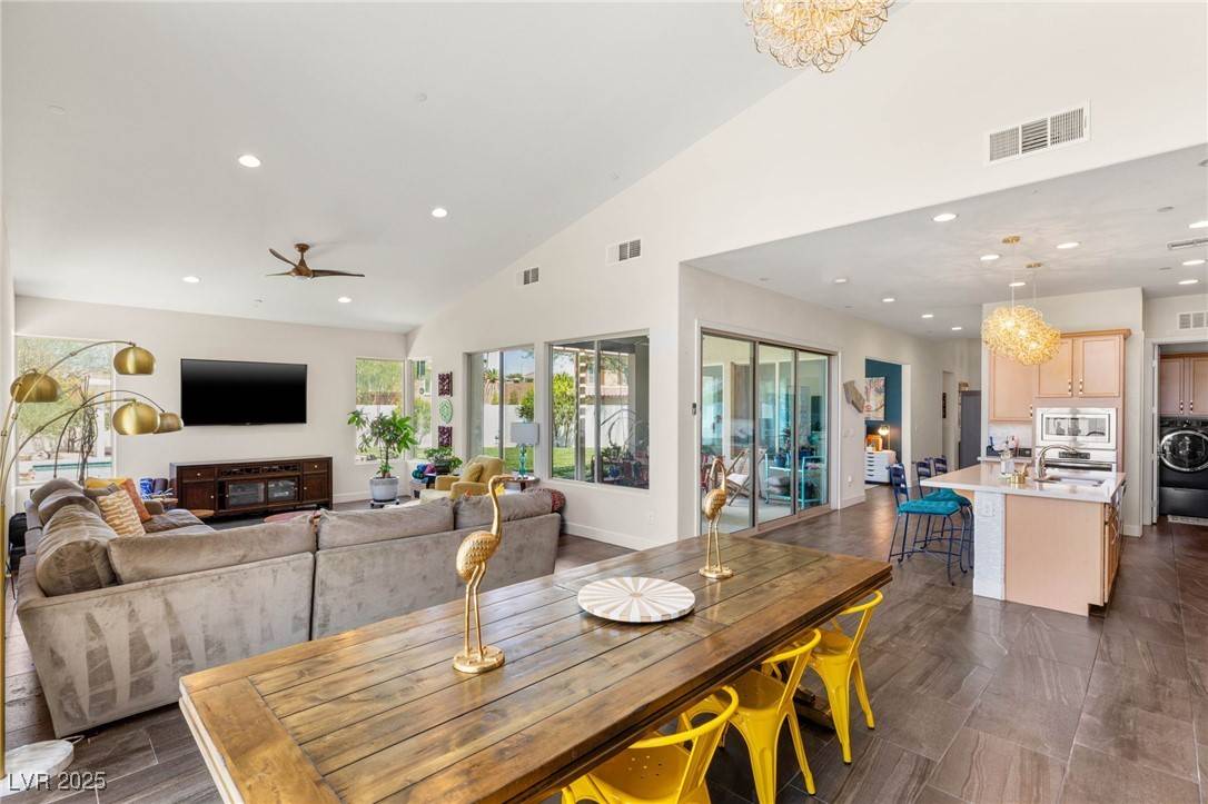 Henderson, NV 89044,2553 Bridle Oaks CT