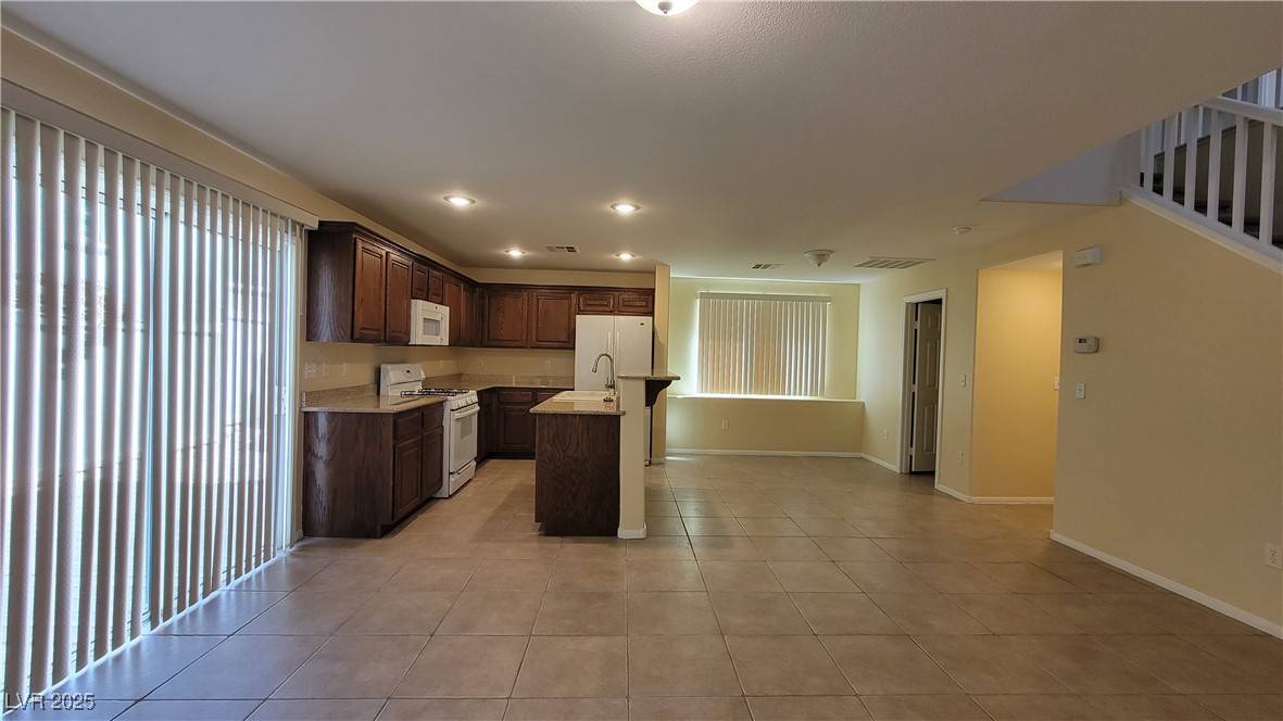 Las Vegas, NV 89139,7372 Lagoon Blue ST