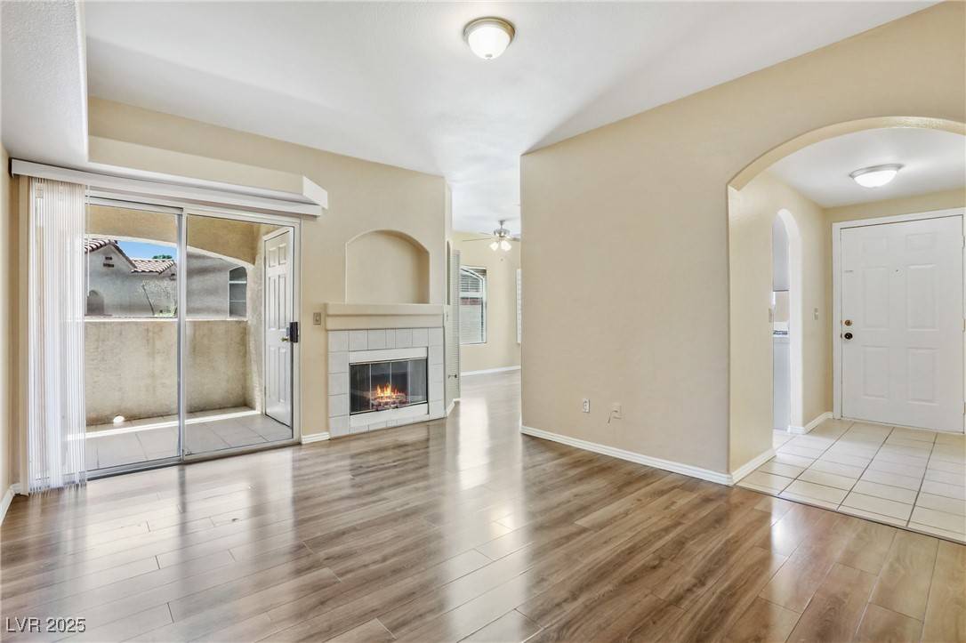 Las Vegas, NV 89145,525 Indian Princess DR #204