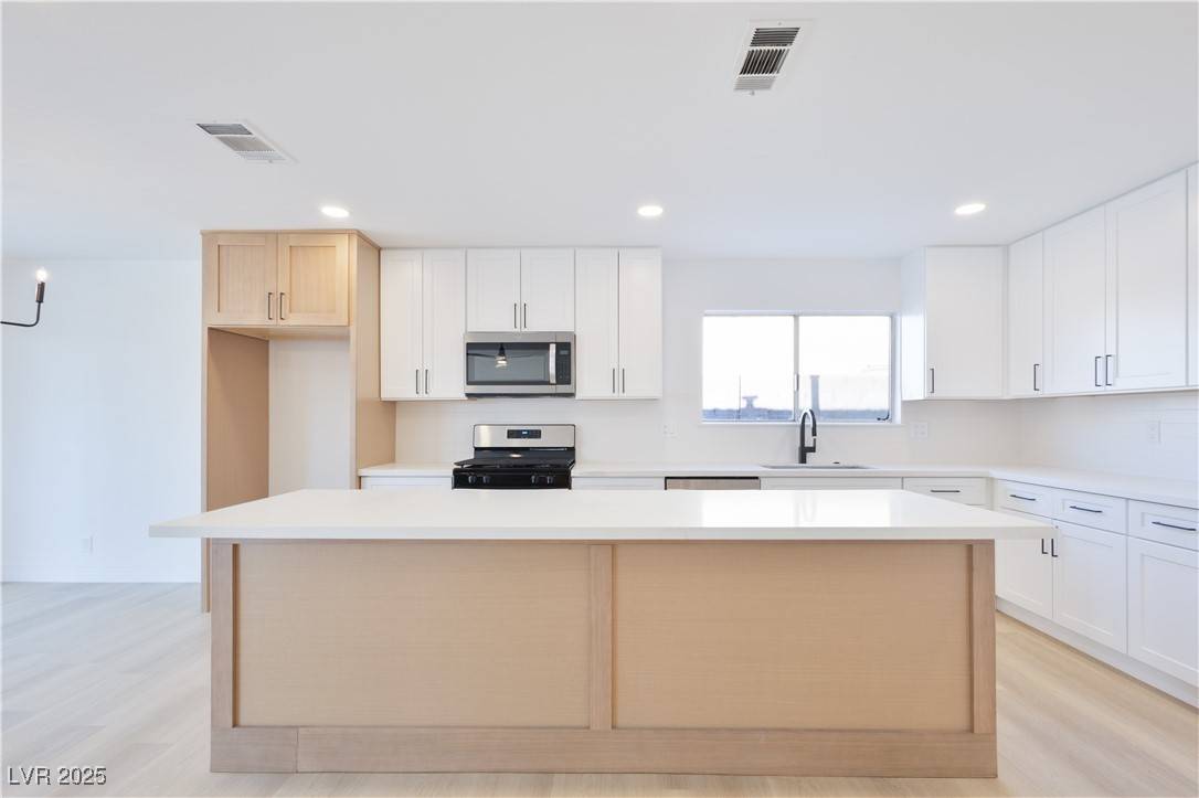 Las Vegas, NV 89120,4319 Roanridge AVE