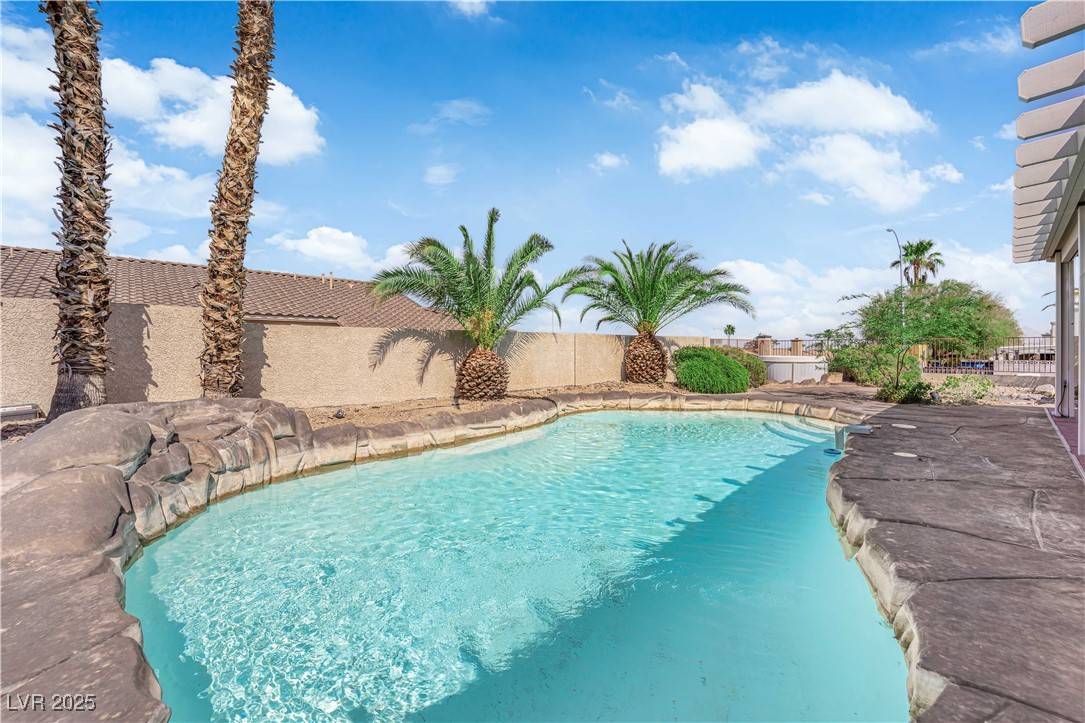 Henderson, NV 89015,650 W Victory RD