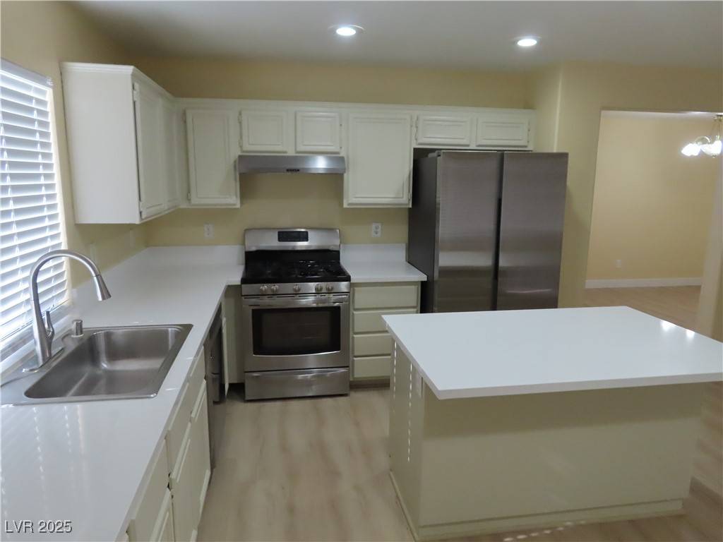 Las Vegas, NV 89147,8103 W Rochelle AVE
