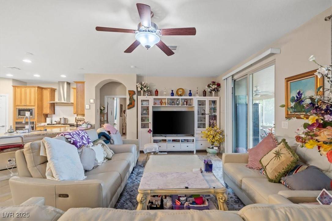 Las Vegas, NV 89148,6168 Stetson Cove CT