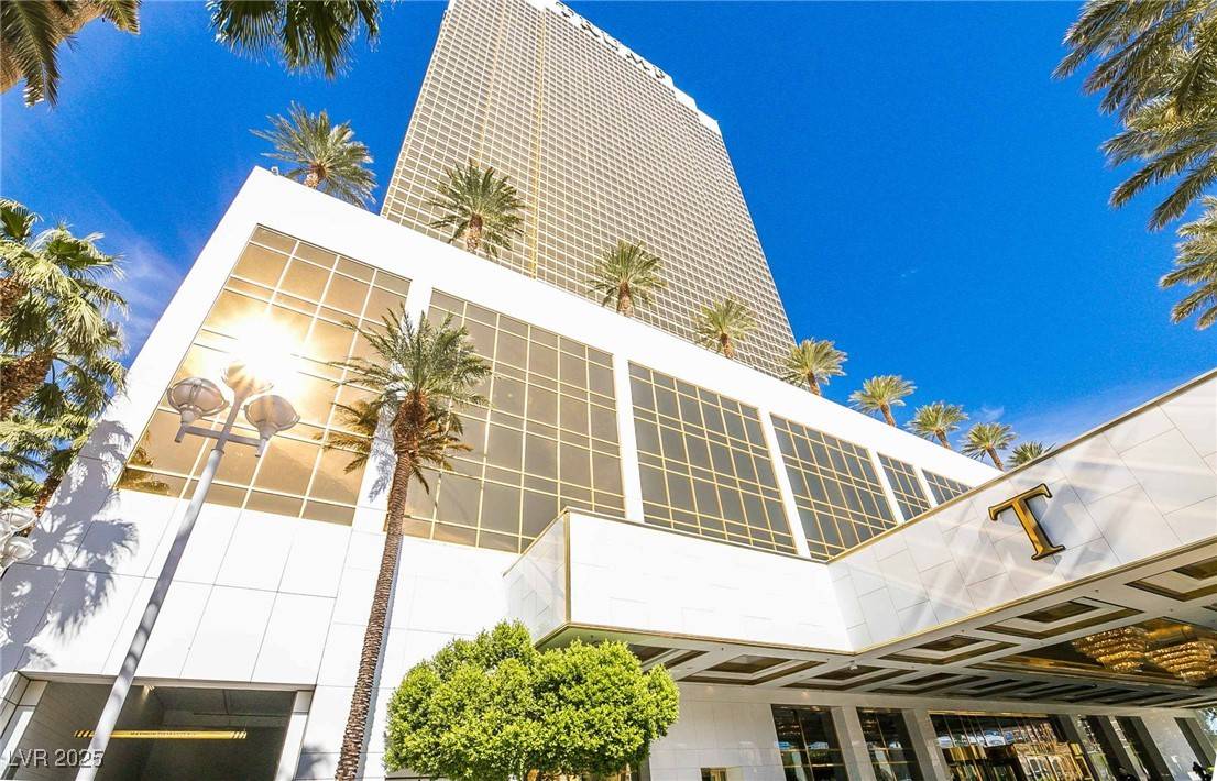 Las Vegas, NV 89109,2000 N Fashion Show DR #4723