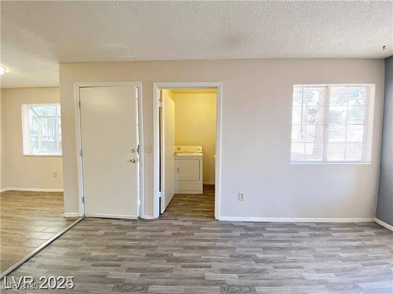 Las Vegas, NV 89121,2705 Jennydiane DR