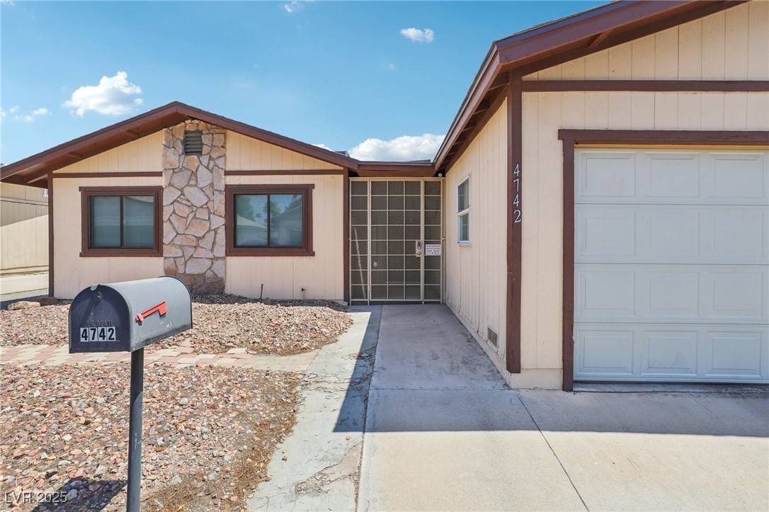 Las Vegas, NV 89122,4742 Tierra Verde ST