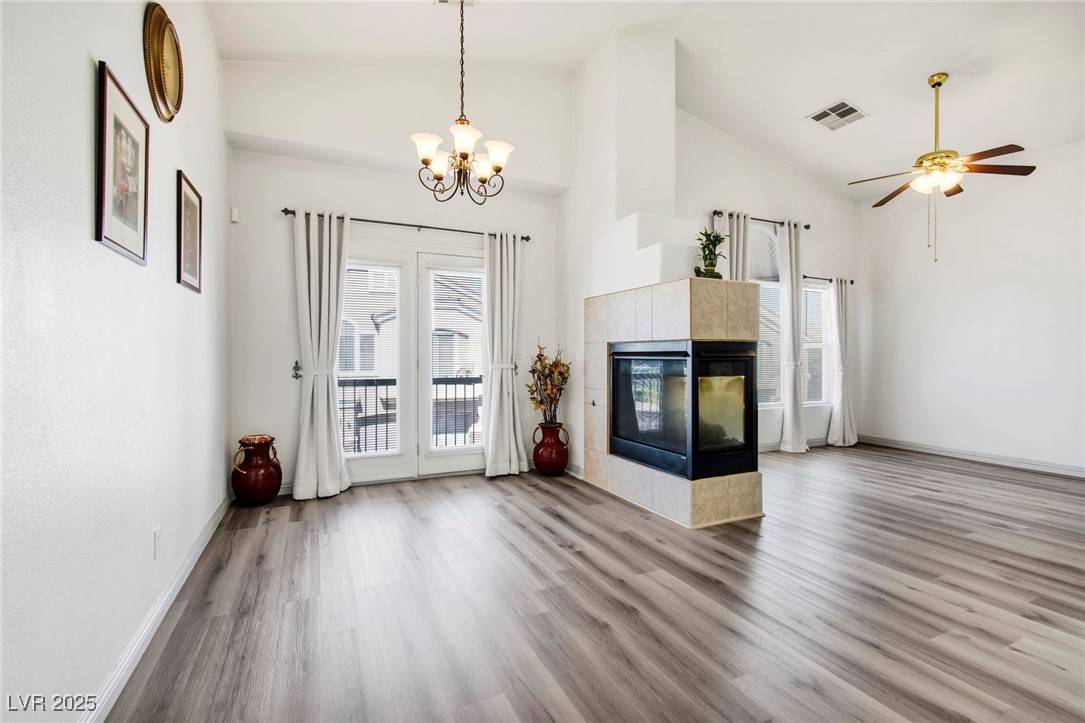 Las Vegas, NV 89122,5507 Big Red CT #101