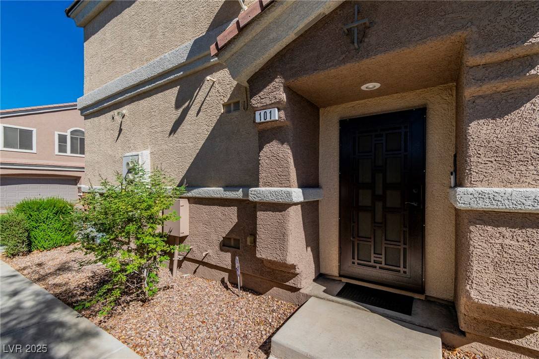 Las Vegas, NV 89122,5507 Big Red CT #101