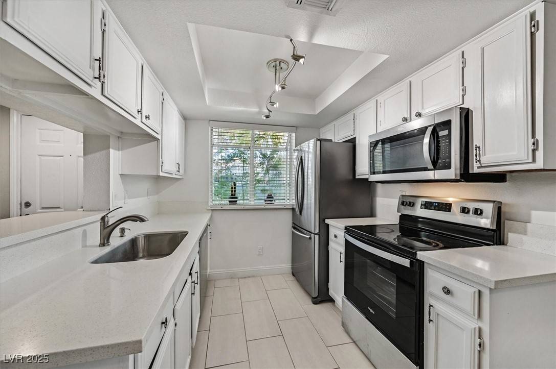 Las Vegas, NV 89122,5890 Medallion DR #103