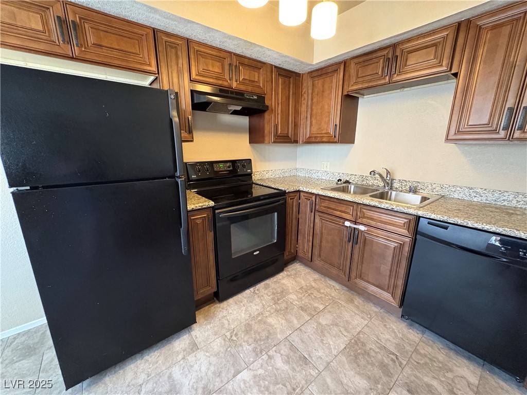 Las Vegas, NV 89128,937 Falconhead LN #201
