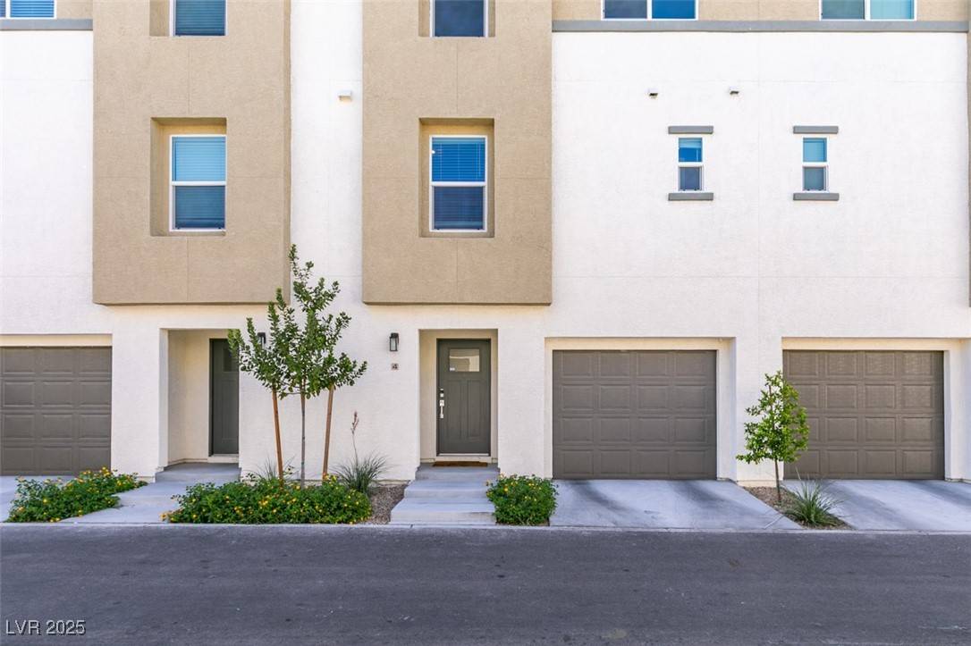 Las Vegas, NV 89183,2735 Atomic Tangerine WAY #4