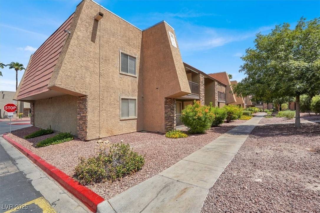 Las Vegas, NV 89103,4400 Sandy River DR #2