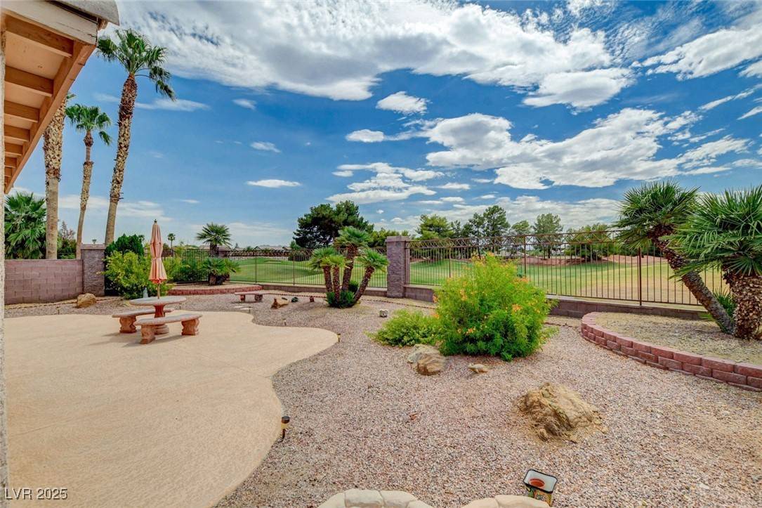 Las Vegas, NV 89122,5969 Swan Point PL