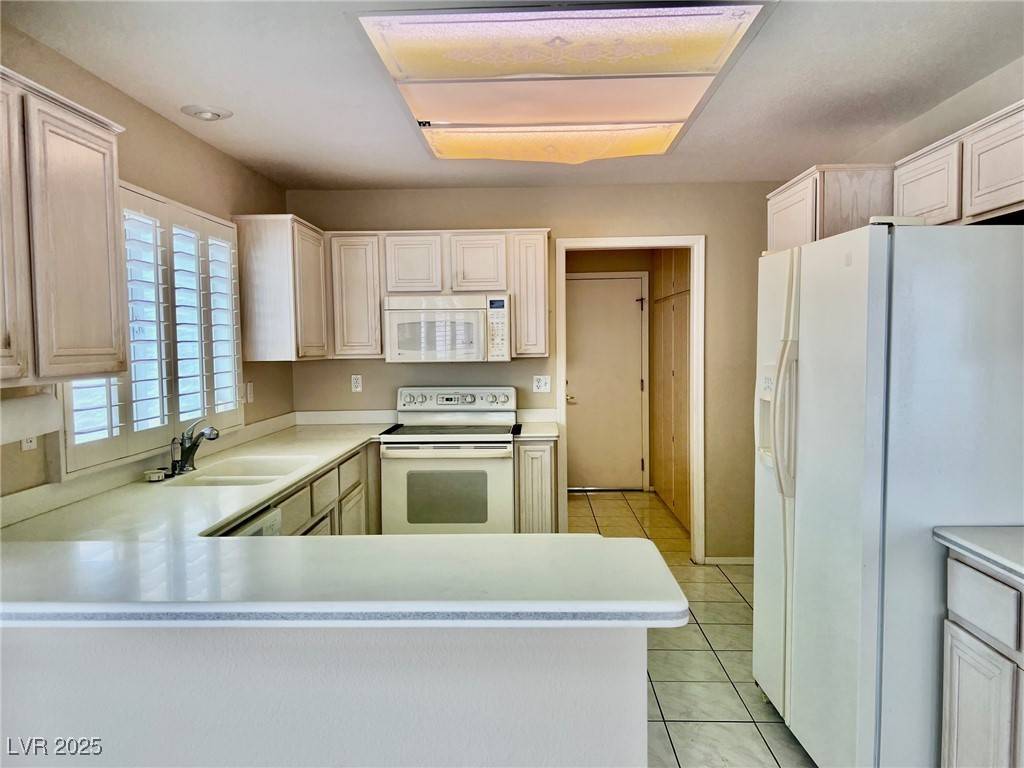 Las Vegas, NV 89134,3004 Lotus Hill DR