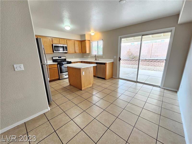 Henderson, NV 89015,729 Tawney Eagle ST