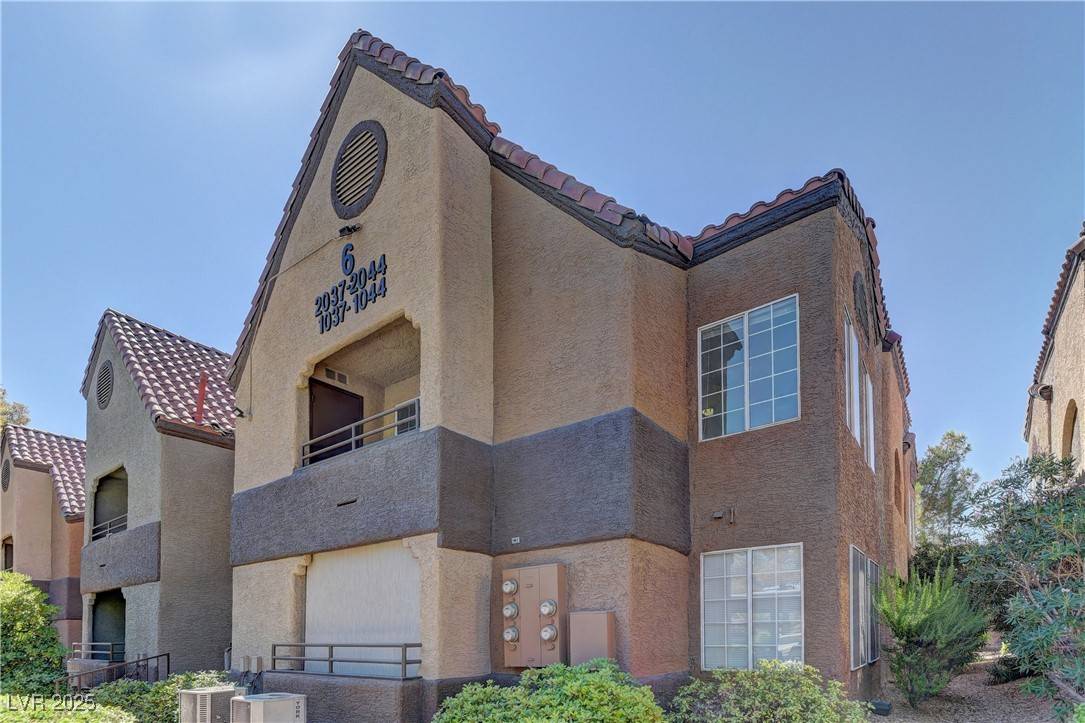 Las Vegas, NV 89117,2200 S Fort Apache RD #2044