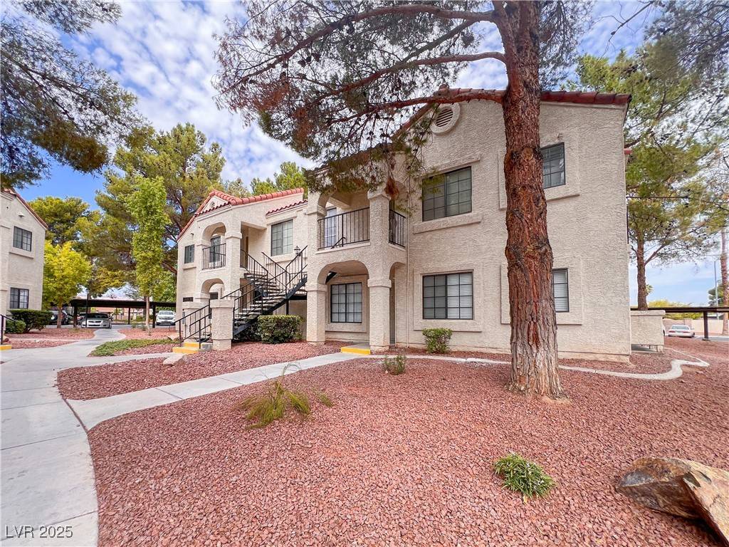 Las Vegas, NV 89103,4701 Nara Vista WAY #104