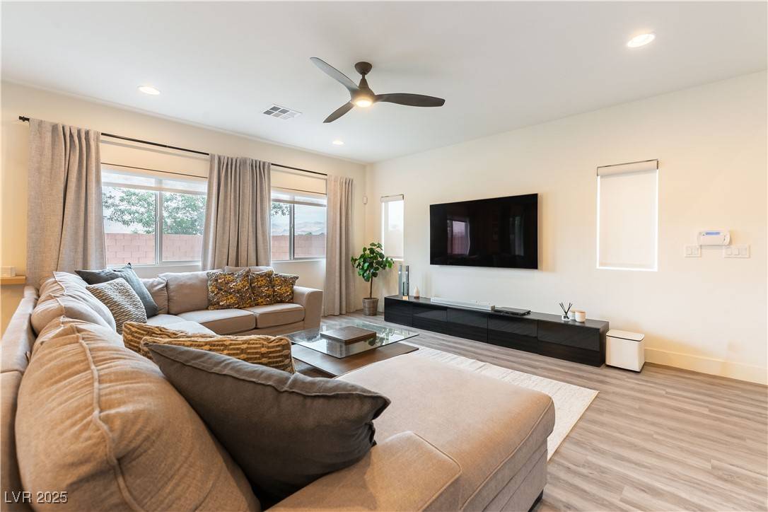 Las Vegas, NV 89113,5515 Sancho Throne RD