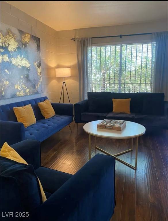 Las Vegas, NV 89169,615 S Royal Crest CIR #8